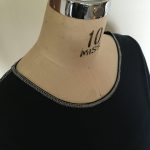 首周りをロックミシン