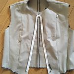 ファスナー位置