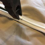 6-6 ファスナー止まりをペンチでかしめる